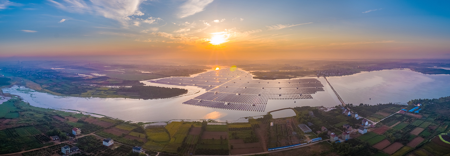银河官网江西鄱阳123.235MW “渔光互补”型光伏发电扶贫项目